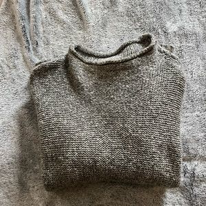 American Eagle neck sweater. Grey